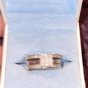 Size 7.5 SS925 Simulated Diamond Wedding/Engagement set! Beautiful piece !